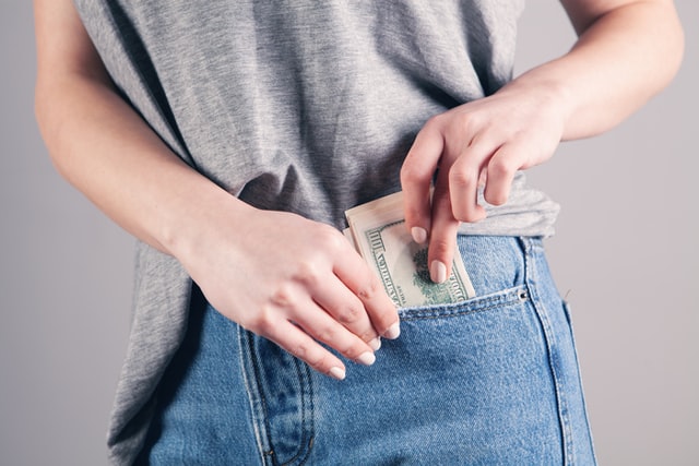 5 Easy Ways to Reduce Your Tax Bill (Before the end of the Year)